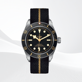 Reloj de buceo con caja de acero, bisel y esfera negros
